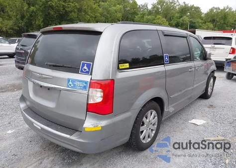 2015 Chrysler Town & Country Touring z USA, uszkodzony, nr VIN 2C4RC1BG6FR726460